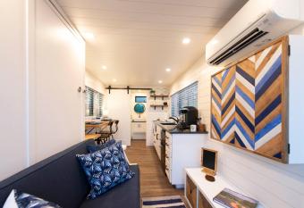 The Bluebonnet-Tiny Container Home Country Setting 12 min to Downtown allows 18 year olds to book a room
