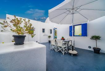 Casa Maritina private residence has rooms with a private hot tub