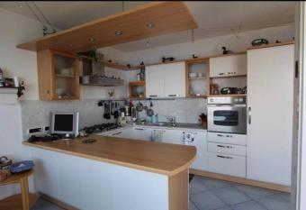 Villa Sara magnifico trilocale vista mare e Monaco has Balcony rooms