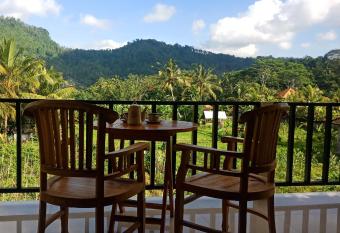 Mantra Guesthouse has Balcony rooms