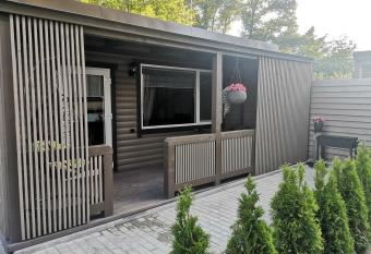 Poilsio namelis allows 18 year olds to book a room