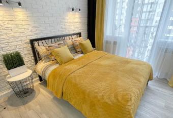 Apartment Studio New York 45 allows 18 year olds to book a room