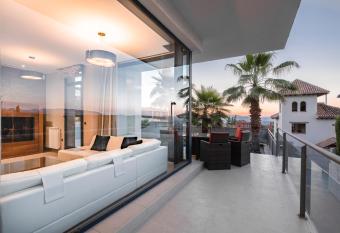 Nevada Granada Relax & Nature has Balcony rooms