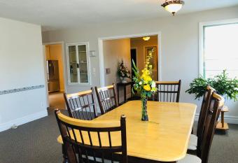 Downtown Whitehorse 2 bedroom House has Balcony rooms