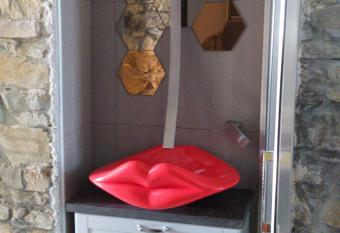 KISS from CILENTO has Balcony rooms