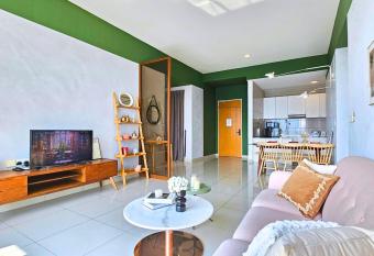 Apartment Near IOI Resort City Shopping Mall Serdang Putrajaya allows 18 year olds to book a room