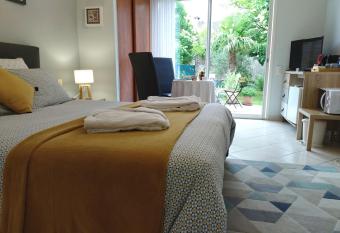 Fleurs de Cosmos allows 18 year olds to book a room