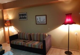 MAKIS ROOMS b has Balcony rooms