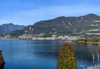 Tramonti e Lago has Balcony rooms