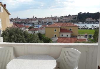 Piadora has Balcony rooms