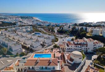 Bellavista Jardim By BeGuest allows 18 year olds to book a room