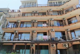                          Marinovi has Balcony rooms