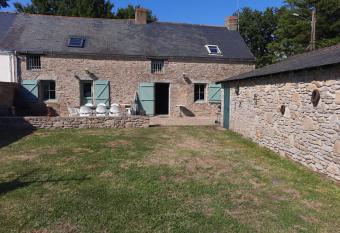 Maison bri  ronne 15 mn de La Baule has Balcony rooms