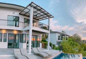 High Life Villas has Balcony rooms