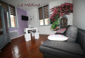 LA MEDINA has Balcony rooms