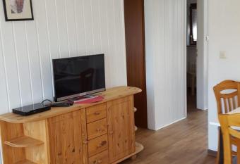 Feriengarten Dahme W 5 allows 18 year olds to book a room