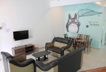 Bricks Terrace House 4R 3BR (Near to Night Market) has Balcony rooms