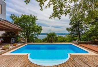 Apartmani Rino has Balcony rooms