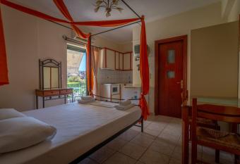 Villa Fontana has Balcony rooms