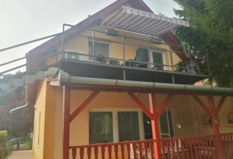 F  zfa Apartmanh  z has Balcony rooms