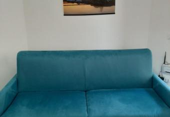 LA NICCHIA allows 18 year olds to book a room