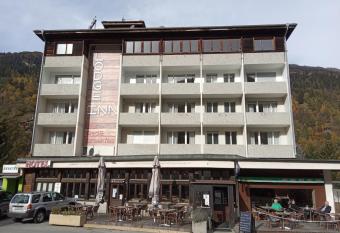 Hotel Lodge Inn has Balcony rooms