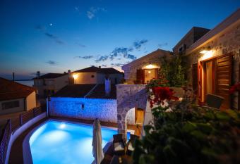 Villa Toka has Balcony rooms