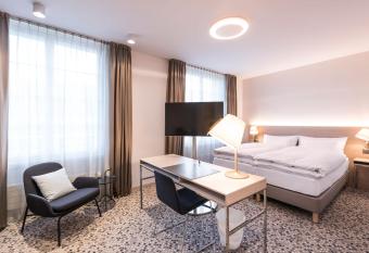 Hotel Savoy has Balcony rooms