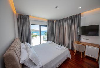 Harbour Hotel allows 18 year olds to book a room