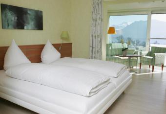 Hotel Balm allows 18 year olds to book a room