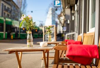 Hotel Alfa allows 18 year olds to book a room