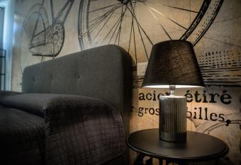 La corte dell Elmo has Balcony rooms