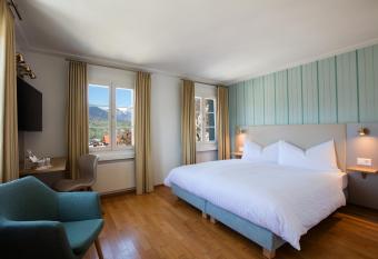 Hotel Kreuz by b-smart allows 18 year olds to book a room