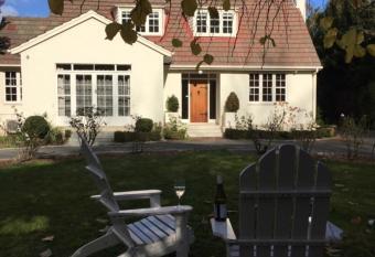 number41 Bed + Breakfast has rooms with a private hot tub