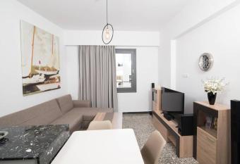 Downtown Sunny Apartment allows 18 year olds to book a room