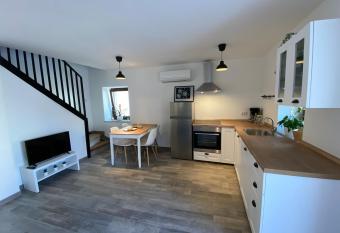 Relax Home Funtana has Balcony rooms