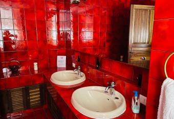 CASA DEL CORSO has Balcony rooms