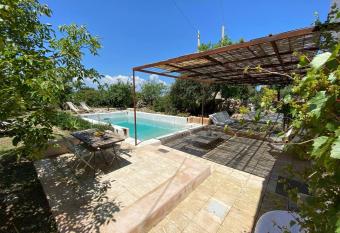 Casa Balat by DomuSicily allows 18 year olds to book a room