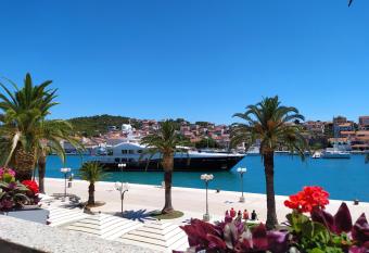 Apartment Stella old town Trogir, with balcony has Balcony rooms