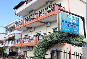 GOLDEN SUN STUDIOS has Balcony rooms