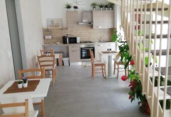 A casa di cinzia has Balcony rooms