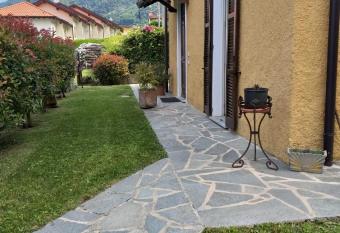 Villa Lena has rooms with a private hot tub