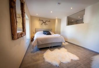 Green & Breakfast Fjord allows 18 year olds to book a room