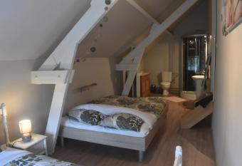 La Maison d Edgard has Balcony rooms