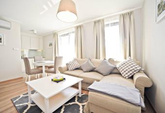 Deluxe Modern Apartment Victoria Residence by Grand Apartments allows 18 year olds to book a room