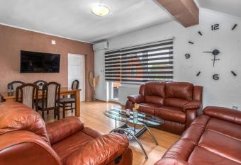 Apartments Sweet Home has Balcony rooms