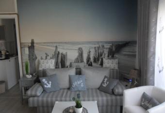 Seemannskiste allows 18 year olds to book a room