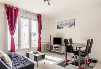 Le Myholid  e - Saint-Jean-de-Monts - Rue Pi  tonne & Bord de mer has Balcony rooms