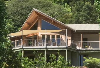Waiotahi Valley Lodge allows 18 year olds to book a room