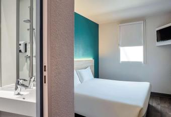 hotelF1 Strasbourg Pont de l Europe allows 18 year olds to book a room